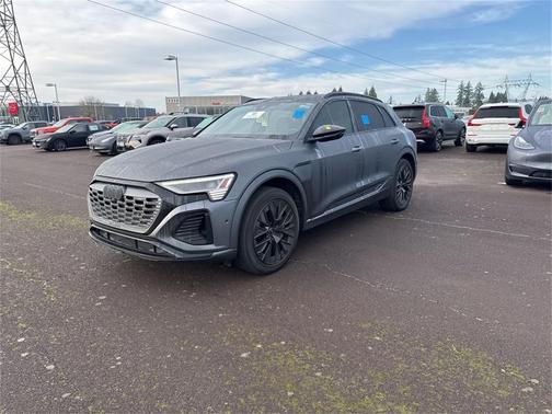 2024 Audi Q8 e-tron Prestige