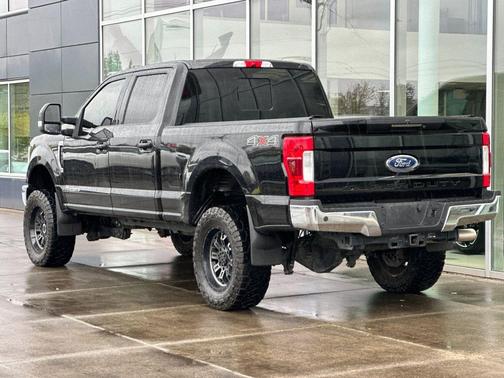 Shadow Black 2018 Ford F-350 Lariat