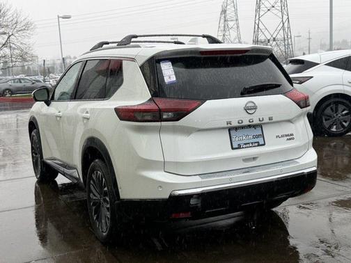 Everest White Pearl Tricoat 2026 Nissan Rogue Platinum