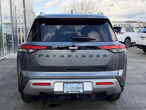 2025 Nissan Pathfinder Platinum 4WD
