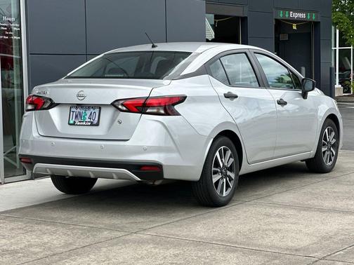 Brilliant Silver Metallic 2025 Nissan Versa 1.6 S