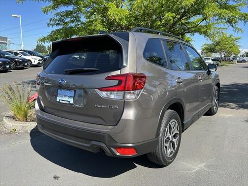 2024 Subaru Forester Premium