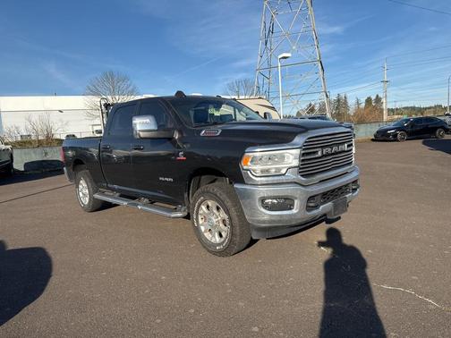 2023 RAM 3500 Laramie Crew Cab 4x4 6'4' Box