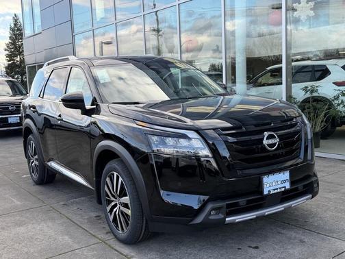 2025 Nissan Pathfinder Platinum 4WD