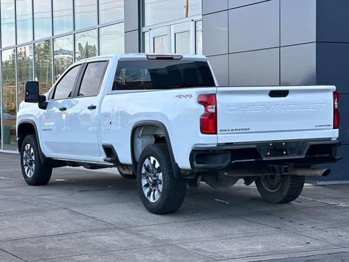 Summit White 2021 Chevrolet Silverado 2500 Custom