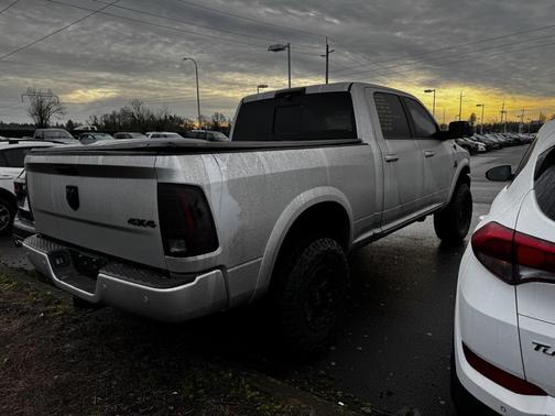 2018 RAM 2500 Laramie Crew Cab 4x4 6'4' Box