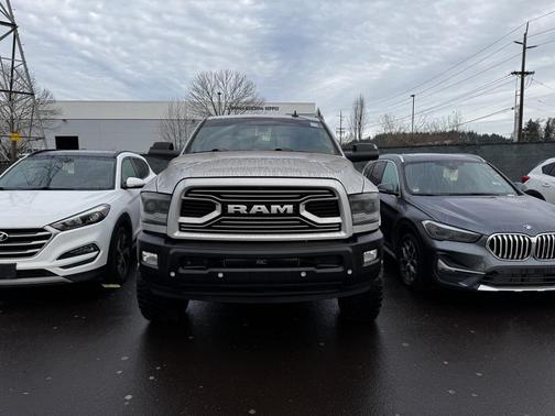 2018 RAM 2500 Laramie Crew Cab 4x4 6'4' Box