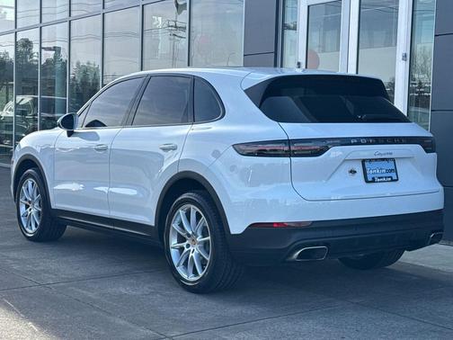 2023 Porsche Cayenne Platinum Edition