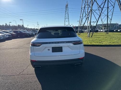 2023 Porsche Cayenne Platinum Edition