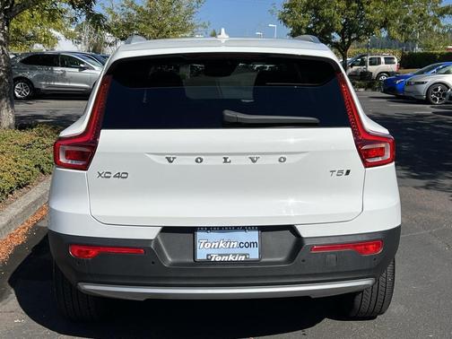 2019 Volvo XC40 T5 Momentum