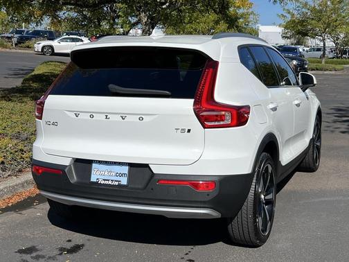 2019 Volvo XC40 T5 Momentum