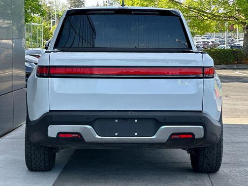 Glacier White 2022 Rivian R1T Launch Edition