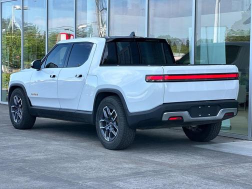 Glacier White 2022 Rivian R1T Launch Edition