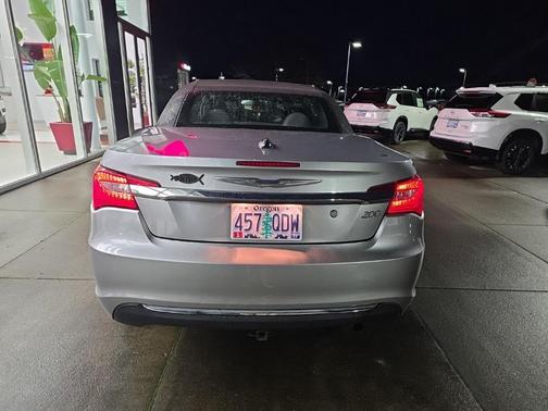 2013 Chrysler 200 Touring