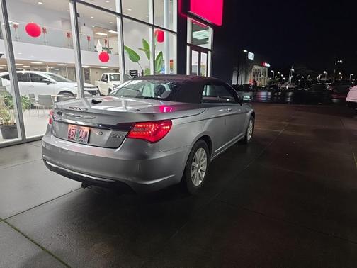 2013 Chrysler 200 Touring