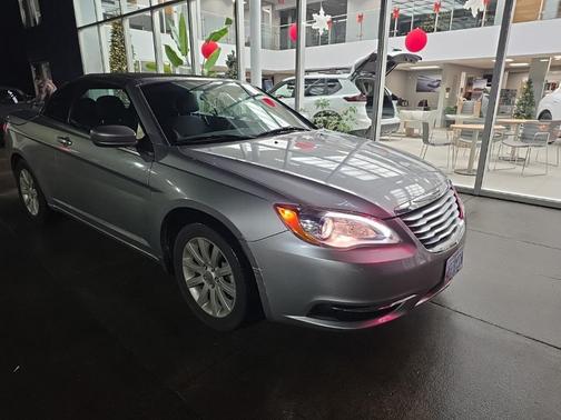 2013 Chrysler 200 Touring