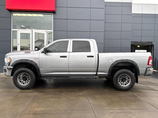 2020 RAM 2500 Tradesman Crew Cab 4x4 6'4' Box