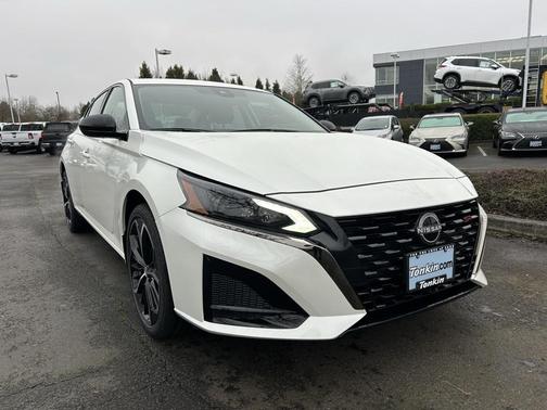 Pearl White Tricoat 2025 Nissan Altima SR AWD