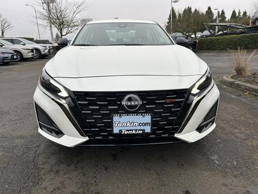 Pearl White Tricoat 2025 Nissan Altima SR AWD