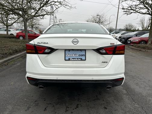 Pearl White Tricoat 2025 Nissan Altima SR AWD