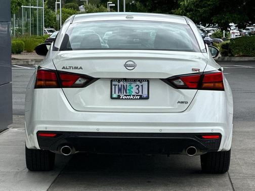 Pearl White Tricoat 2025 Nissan Altima SR AWD