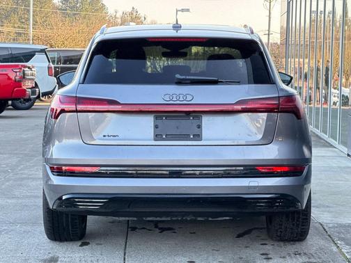 2019 Audi e-tron Premium Plus