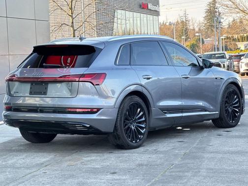 2019 Audi e-tron Premium Plus