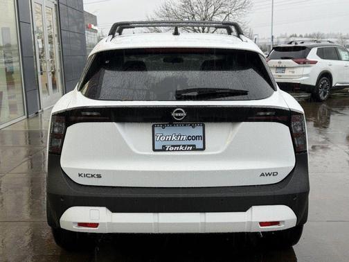 Fresh Powder 2026 Nissan Kicks SV