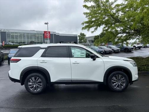 2025 Nissan Pathfinder S 4WD