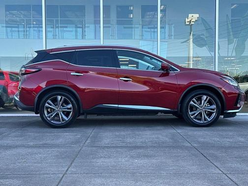 Cayenne Red Pearl 2019 Nissan Murano Platinum