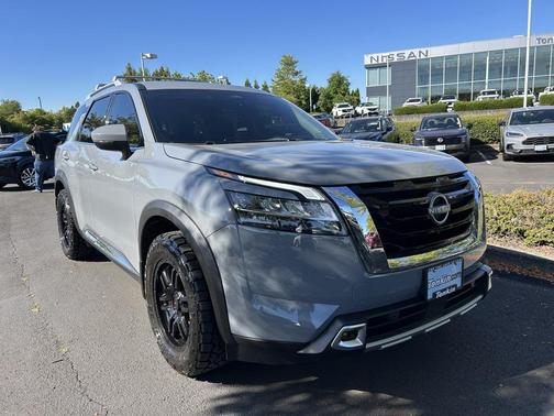 2024 Nissan Pathfinder Platinum 4WD