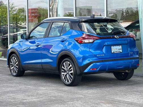 Electric Blue/Super Black 2021 Nissan Kicks SV