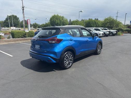 Electric Blue/Super Black 2021 Nissan Kicks SV