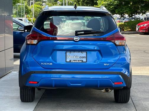 Electric Blue/Super Black 2021 Nissan Kicks SV