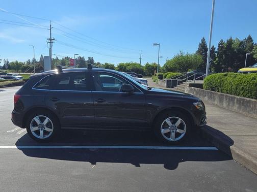 Teak Brown Metallic 2011 Audi Q5 Premium Plus