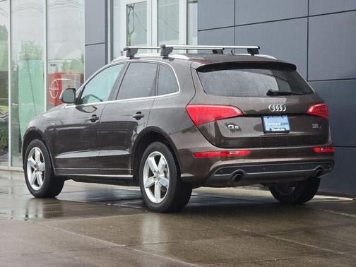 Teak Brown Metallic 2011 Audi Q5 Premium Plus