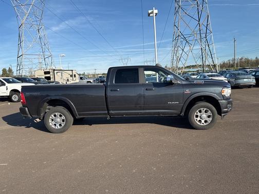 2020 RAM 3500 Laramie Crew Cab 4x4 8' Box
