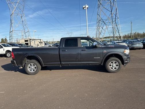 2020 RAM 3500 Laramie Crew Cab 4x4 8' Box