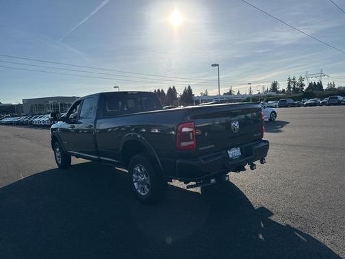 2020 RAM 3500 Laramie Crew Cab 4x4 8' Box