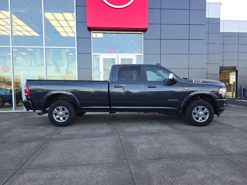 2020 RAM 3500 Laramie Crew Cab 4x4 8' Box