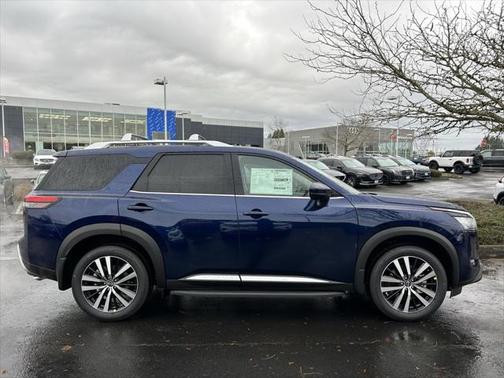 2025 Nissan Pathfinder Platinum 4WD