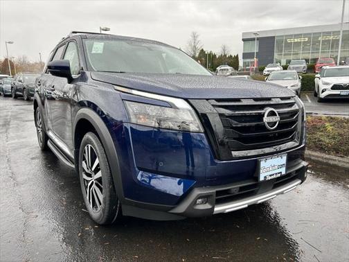 2025 Nissan Pathfinder Platinum 4WD