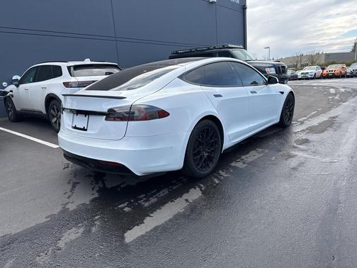 2022 Tesla Model S Base