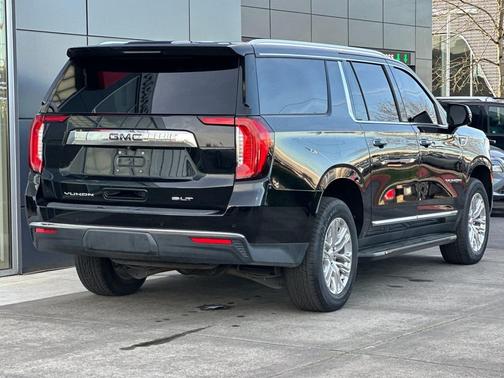 2022 GMC Yukon XL SLT