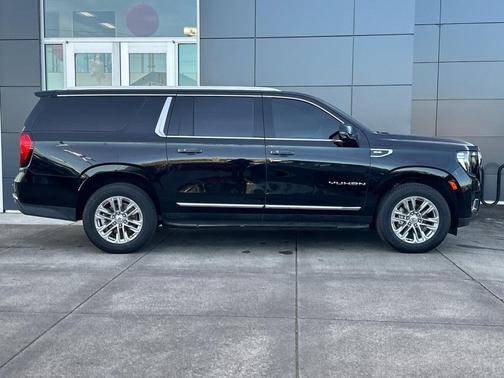 2022 GMC Yukon XL SLT