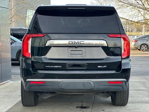 2022 GMC Yukon XL SLT