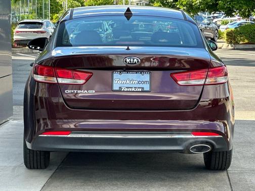 Sangria 2018 Kia Optima LX