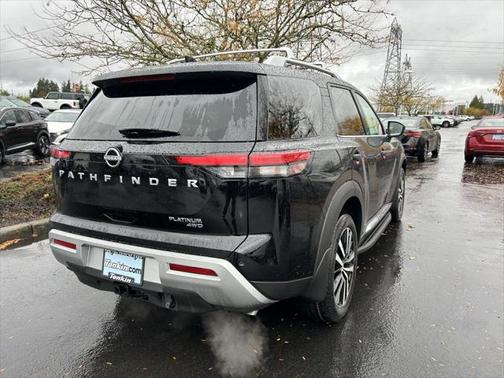 2025 Nissan Pathfinder Platinum 4WD