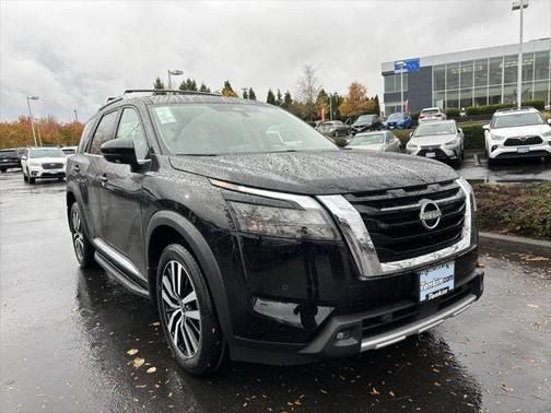 2025 Nissan Pathfinder Platinum 4WD