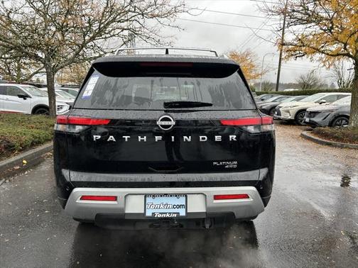 2025 Nissan Pathfinder Platinum 4WD